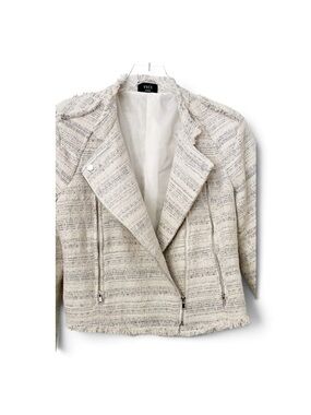 Tweed style tailored and structured jacket EUC from Vici with silvery zippers.